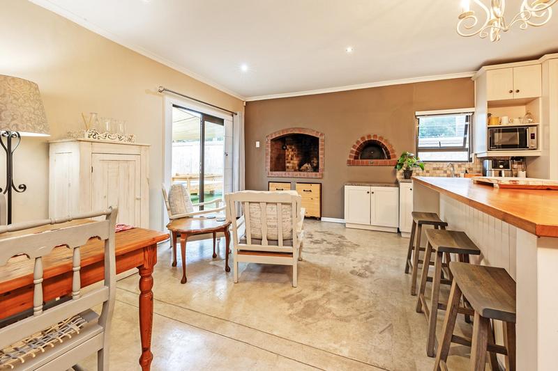 3 Bedroom Property for Sale in Uitzicht Western Cape